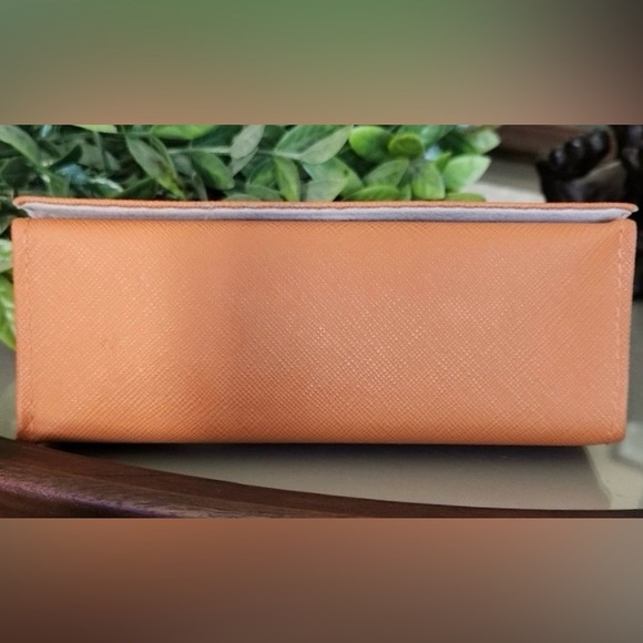 Tory Burch Orange Triangular Sunglasses and/or Makeup Clutch with cleaning cloth - Picture 4 of 9